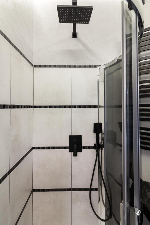 Two Bedrooms 13 Shpytalna Street リヴィウ エクステリア 写真